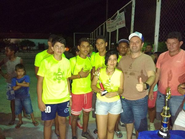 Crianças emocionam público ao darem show no festival de leitura em Santo Inácio - Imagem 11