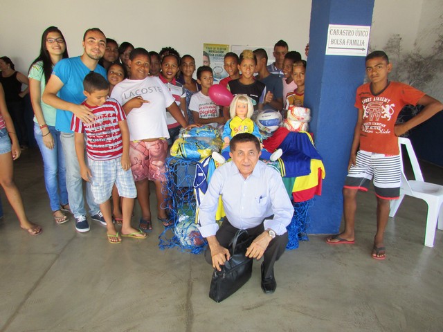 Secretaria Municipal de Assistência Social Entrega Material Esportivo Para Alunos do SCVF - Imagem 11