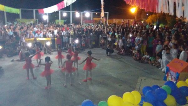 Crianças emocionam público ao darem show no festival de leitura em Santo Inácio - Imagem 108