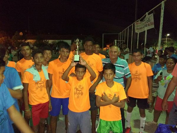 Crianças emocionam público ao darem show no festival de leitura em Santo Inácio - Imagem 12