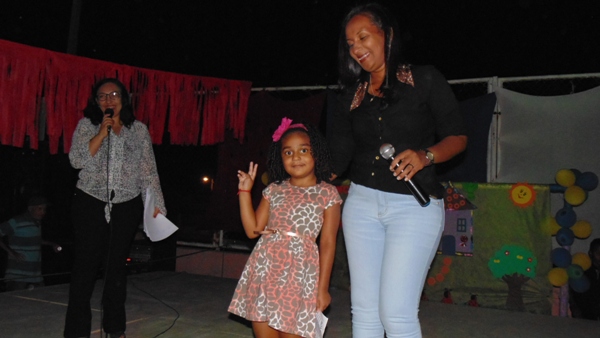 Crianças emocionam público ao darem show no festival de leitura em Santo Inácio - Imagem 28