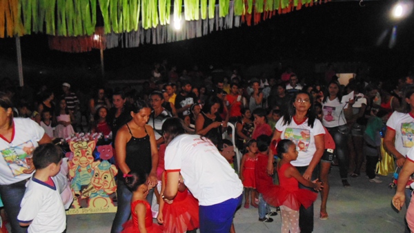 Crianças emocionam público ao darem show no festival de leitura em Santo Inácio - Imagem 25