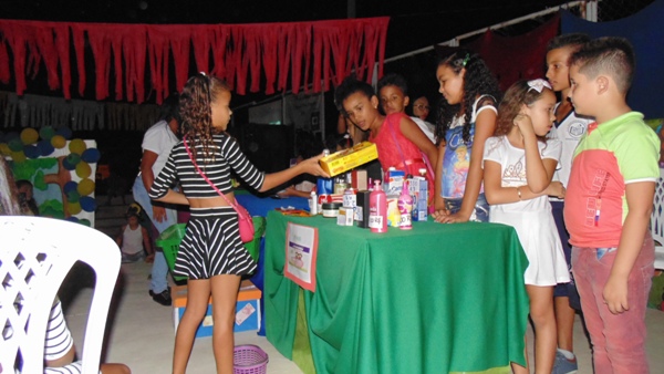Crianças emocionam público ao darem show no festival de leitura em Santo Inácio - Imagem 72