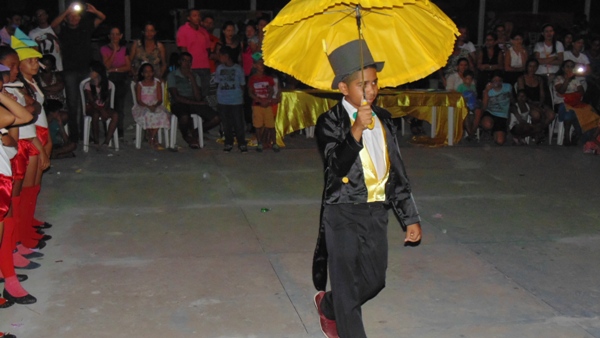 Crianças emocionam público ao darem show no festival de leitura em Santo Inácio - Imagem 95