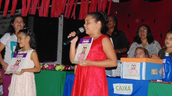 Crianças emocionam público ao darem show no festival de leitura em Santo Inácio - Imagem 71