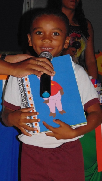 Crianças emocionam público ao darem show no festival de leitura em Santo Inácio - Imagem 54