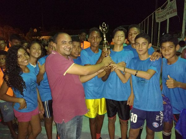 Crianças emocionam público ao darem show no festival de leitura em Santo Inácio - Imagem 13