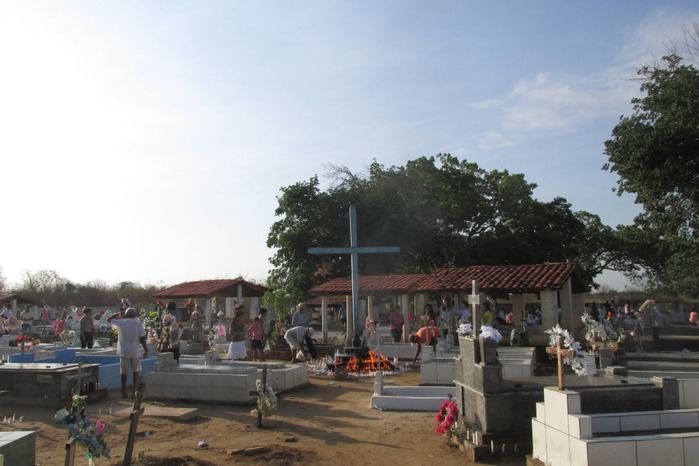 Dia de finados é de movimentação tranquila no cemitério Catarina em Agricolândia   - Imagem 1