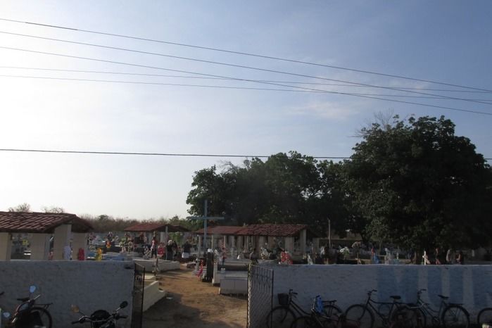 Dia de finados é de movimentação tranquila no cemitério Catarina em Agricolândia   - Imagem 11