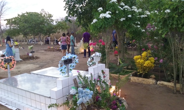 Dia de Finados em Lagoinha dezenas de Lagoinhense foram ao cemitério - Imagem 5