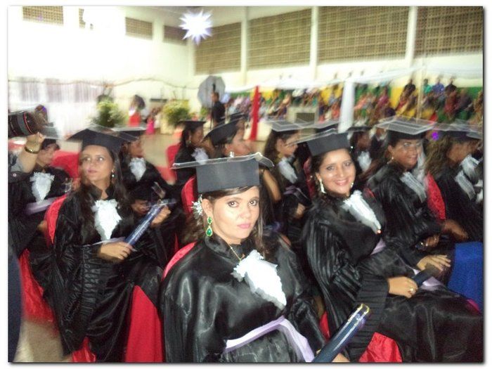 Polo da UAB/UESPI da Cidade de Inhuma-PI outorga o grau a 31 formandos do Curso de Licenciatura em Letras Espanhol - Imagem 57