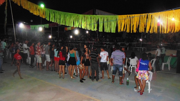 Segunda noite do Festival de Leitura  alunos conta  história literária Lisbela e o Prisioneiro  - Imagem 28