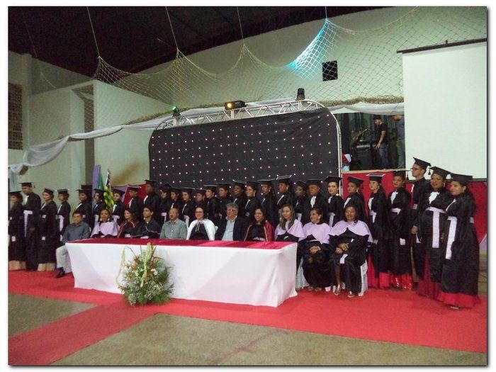 Polo da UAB/UESPI da Cidade de Inhuma-PI outorga o grau a 31 formandos do Curso de Licenciatura em Letras Espanhol - Imagem 64