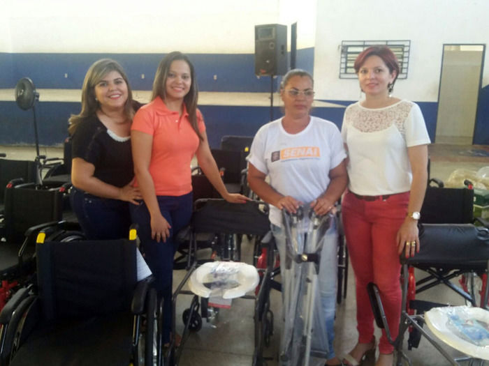 Lukano Sá entrega equipamentos a pessoas com problemas de locomoção em Oeiras - Imagem 3