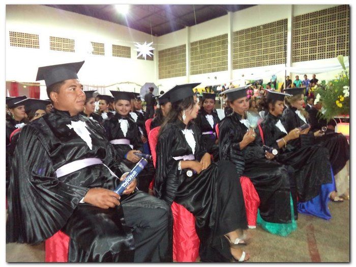 Polo da UAB/UESPI da Cidade de Inhuma-PI outorga o grau a 31 formandos do Curso de Licenciatura em Letras Espanhol - Imagem 55