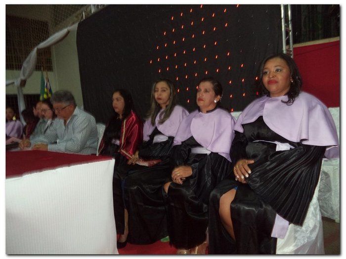 Polo da UAB/UESPI da Cidade de Inhuma-PI outorga o grau a 31 formandos do Curso de Licenciatura em Letras Espanhol - Imagem 8