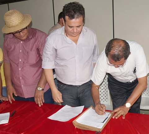 HISTÓRICO: PREFEITO ZÉ RESENDE CUMPRE PROMESSA E PRESIDENTE DA FUNASA FOI ATÉ BOA HORA LIBERAR MAIS DE 2 MILHÕES PARA ABASTECIMENTO D´ÁGUA - Imagem 9