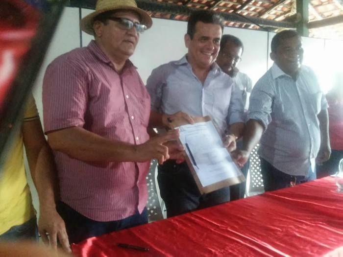 HISTÓRICO: PREFEITO ZÉ RESENDE CUMPRE PROMESSA E PRESIDENTE DA FUNASA FOI ATÉ BOA HORA LIBERAR MAIS DE 2 MILHÕES PARA ABASTECIMENTO D´ÁGUA - Imagem 27