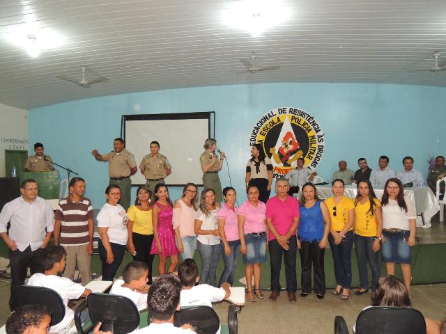 Secretário de segurança Fábio Abreu entrega certificação para alunos do Proerd em Água Branca - Imagem 8