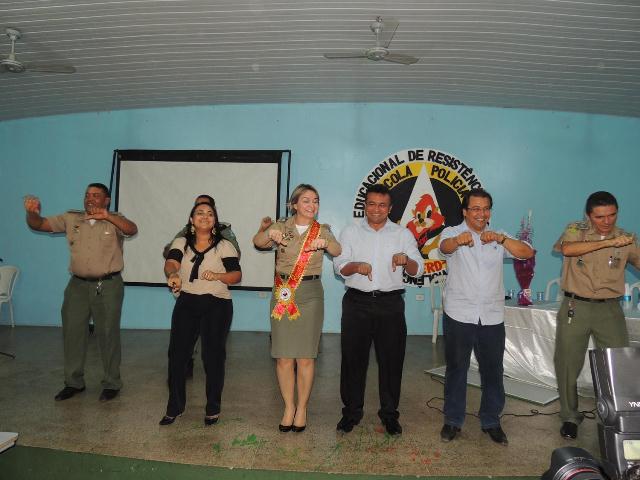 Secretário de segurança Fábio Abreu entrega certificação para alunos do Proerd em Água Branca - Imagem 11
