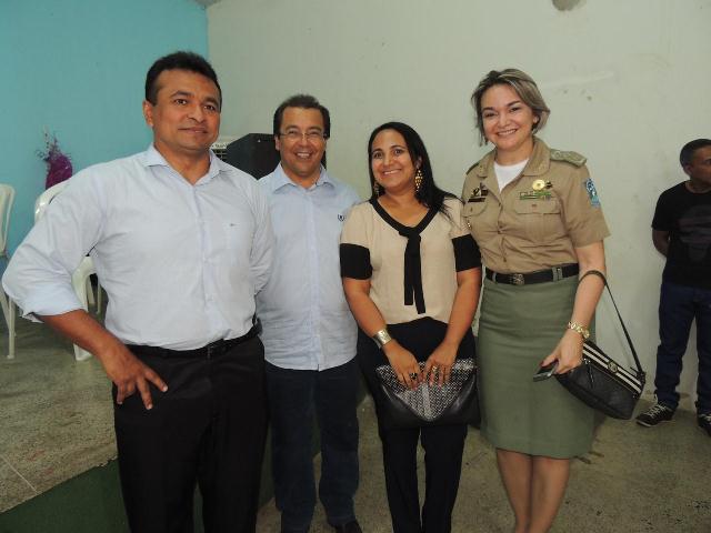 Secretário de segurança Fábio Abreu entrega certificação para alunos do Proerd em Água Branca - Imagem 1