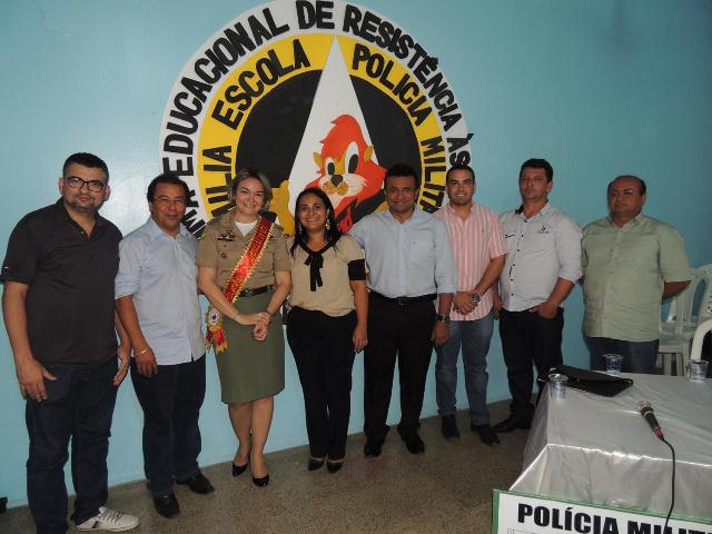 Secretário de segurança Fábio Abreu entrega certificação para alunos do Proerd em Água Branca - Imagem 13