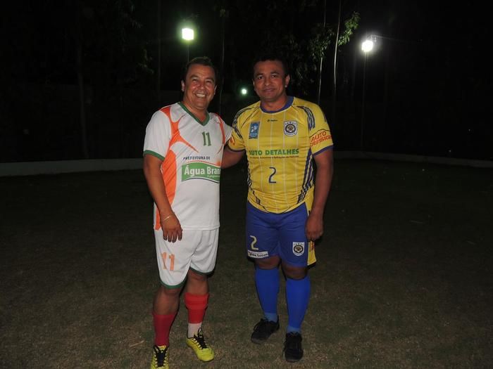 Prefeito Jonas Moura promove partida de futebol com policia militar - Imagem 3