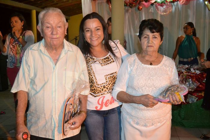 SEMAS e CRAS promovem festa para idosos e encerram as confraternizações 2015 junto aos grupos dos SCFV - Imagem 10