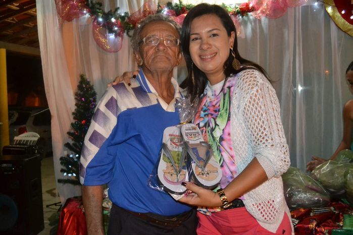 SEMAS e CRAS promovem festa para idosos e encerram as confraternizações 2015 junto aos grupos dos SCFV - Imagem 4