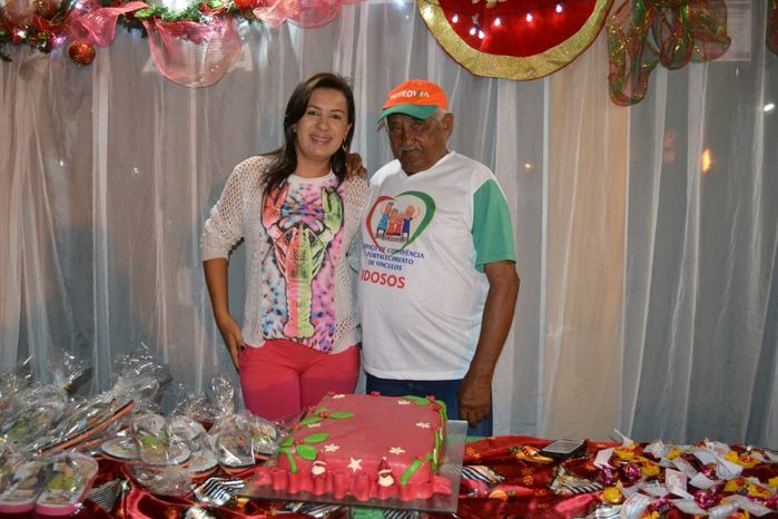 SEMAS e CRAS promovem festa para idosos e encerram as confraternizações 2015 junto aos grupos dos SCFV - Imagem 62