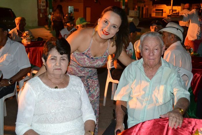 SEMAS e CRAS promovem festa para idosos e encerram as confraternizações 2015 junto aos grupos dos SCFV - Imagem 23