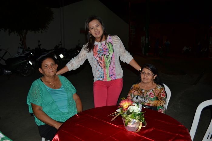 SEMAS e CRAS promovem festa para idosos e encerram as confraternizações 2015 junto aos grupos dos SCFV - Imagem 22