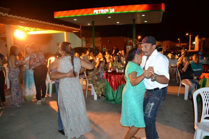 SEMAS e CRAS promovem festa para idosos e encerram as confraternizações 2015 junto aos grupos dos SCFV - Imagem 2