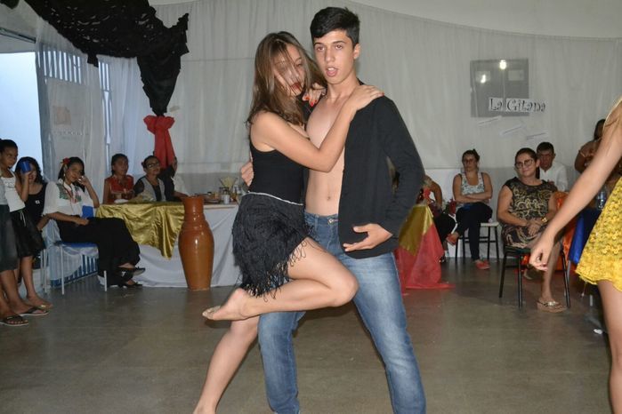 Escola Antônia de Souza realiza I Mostra de Espanhol em Alegrete - Imagem 2