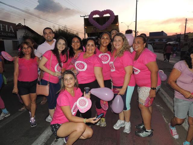 Caminhada do Outubro Rosa reúne mais de 800 mulheres em Água Branca - Imagem 3