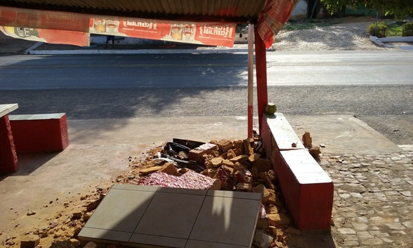 Carro desgovernado por pouco não causa uma tragédia - Imagem 6