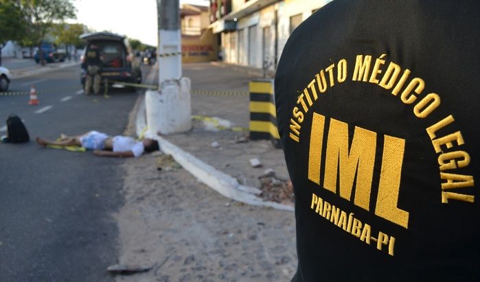Motociclista morre após passar reto em curva em avenida de Parnaíba - Imagem 3