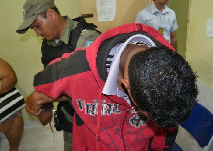 Jovem é preso pela PM com crack e maconha em Ilha Grande do Piauí - Imagem 1