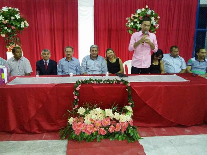 FESTA DOS SONHOS: PREFEITURA DE BOA HORA REALIZA I BAILE DE DEBUTANTES PARA ADOLESCENTES DO MUNICÍPIO; FESTA FOI UM SUCESSO - Imagem 16