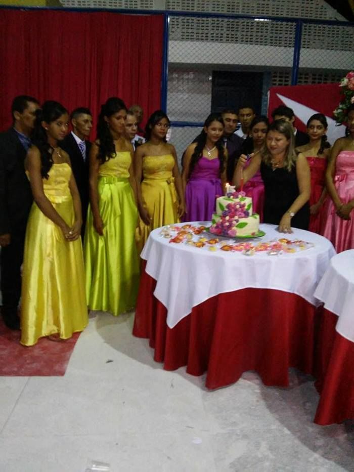 FESTA DOS SONHOS: PREFEITURA DE BOA HORA REALIZA I BAILE DE DEBUTANTES PARA ADOLESCENTES DO MUNICÍPIO; FESTA FOI UM SUCESSO - Imagem 4