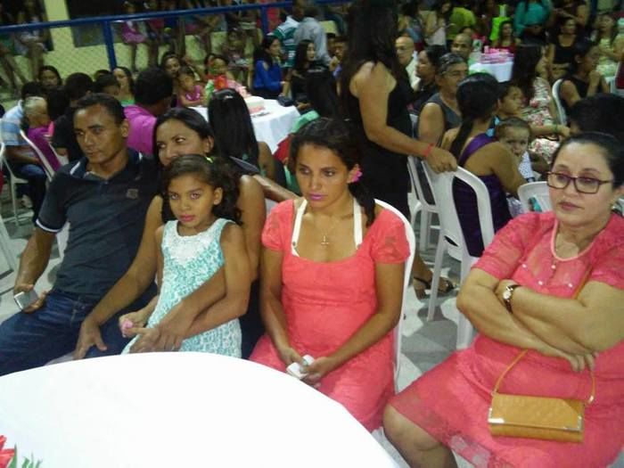 FESTA DOS SONHOS: PREFEITURA DE BOA HORA REALIZA I BAILE DE DEBUTANTES PARA ADOLESCENTES DO MUNICÍPIO; FESTA FOI UM SUCESSO - Imagem 19