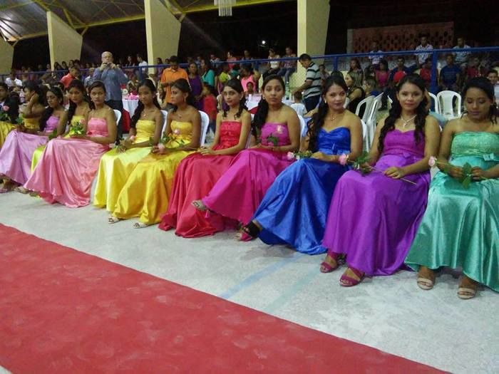 FESTA DOS SONHOS: PREFEITURA DE BOA HORA REALIZA I BAILE DE DEBUTANTES PARA ADOLESCENTES DO MUNICÍPIO; FESTA FOI UM SUCESSO - Imagem 9