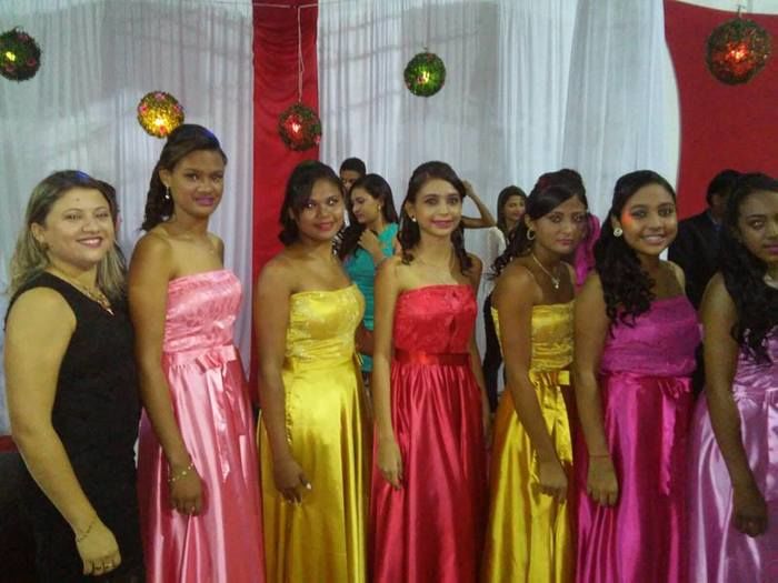 FESTA DOS SONHOS: PREFEITURA DE BOA HORA REALIZA I BAILE DE DEBUTANTES PARA ADOLESCENTES DO MUNICÍPIO; FESTA FOI UM SUCESSO - Imagem 17
