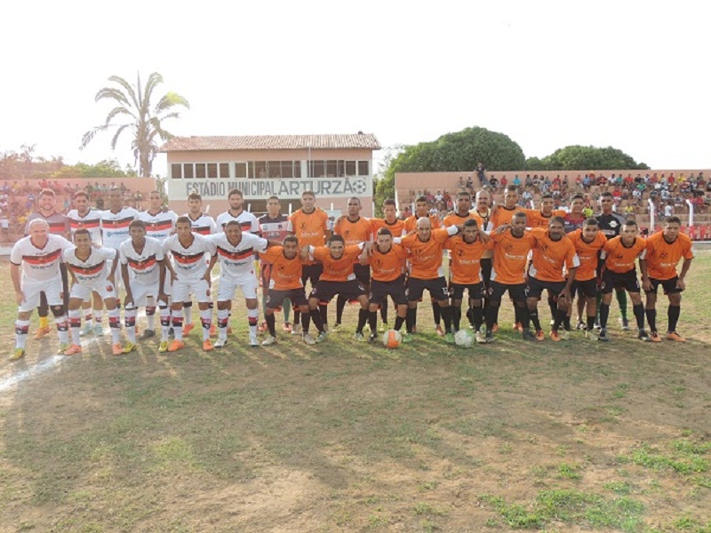    Flamengo/PI faz apresentação amistosa em Monsenhor Gil e Athirson atua como jogador          