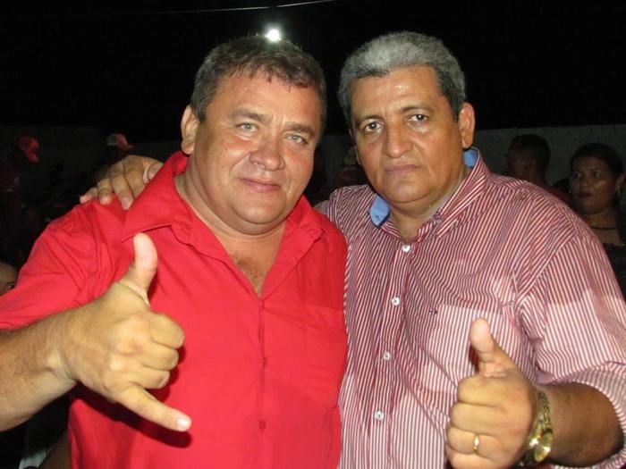 BOA HORA EM FESTA: ZÉ RESENDE ARRASTA MULTIDÃO E COMEMORA SEUS 51 ANOS NO MEIO DO POVO - Imagem 49