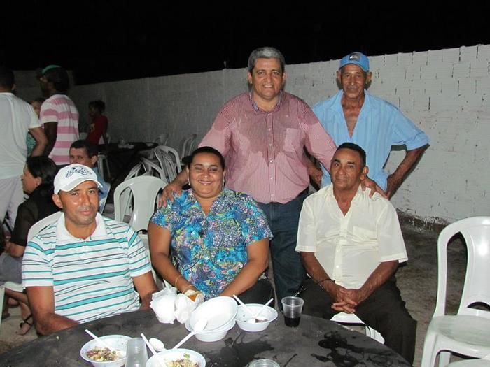 BOA HORA EM FESTA: ZÉ RESENDE ARRASTA MULTIDÃO E COMEMORA SEUS 51 ANOS NO MEIO DO POVO - Imagem 38