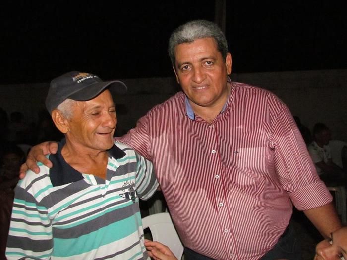 BOA HORA EM FESTA: ZÉ RESENDE ARRASTA MULTIDÃO E COMEMORA SEUS 51 ANOS NO MEIO DO POVO - Imagem 29