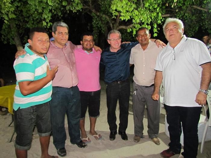 BOA HORA EM FESTA: ZÉ RESENDE ARRASTA MULTIDÃO E COMEMORA SEUS 51 ANOS NO MEIO DO POVO - Imagem 92