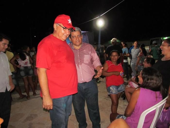 BOA HORA EM FESTA: ZÉ RESENDE ARRASTA MULTIDÃO E COMEMORA SEUS 51 ANOS NO MEIO DO POVO - Imagem 57