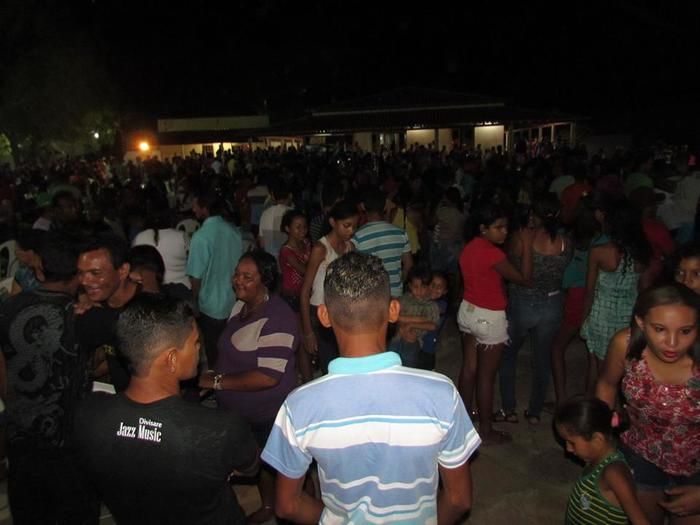 BOA HORA EM FESTA: ZÉ RESENDE ARRASTA MULTIDÃO E COMEMORA SEUS 51 ANOS NO MEIO DO POVO - Imagem 74